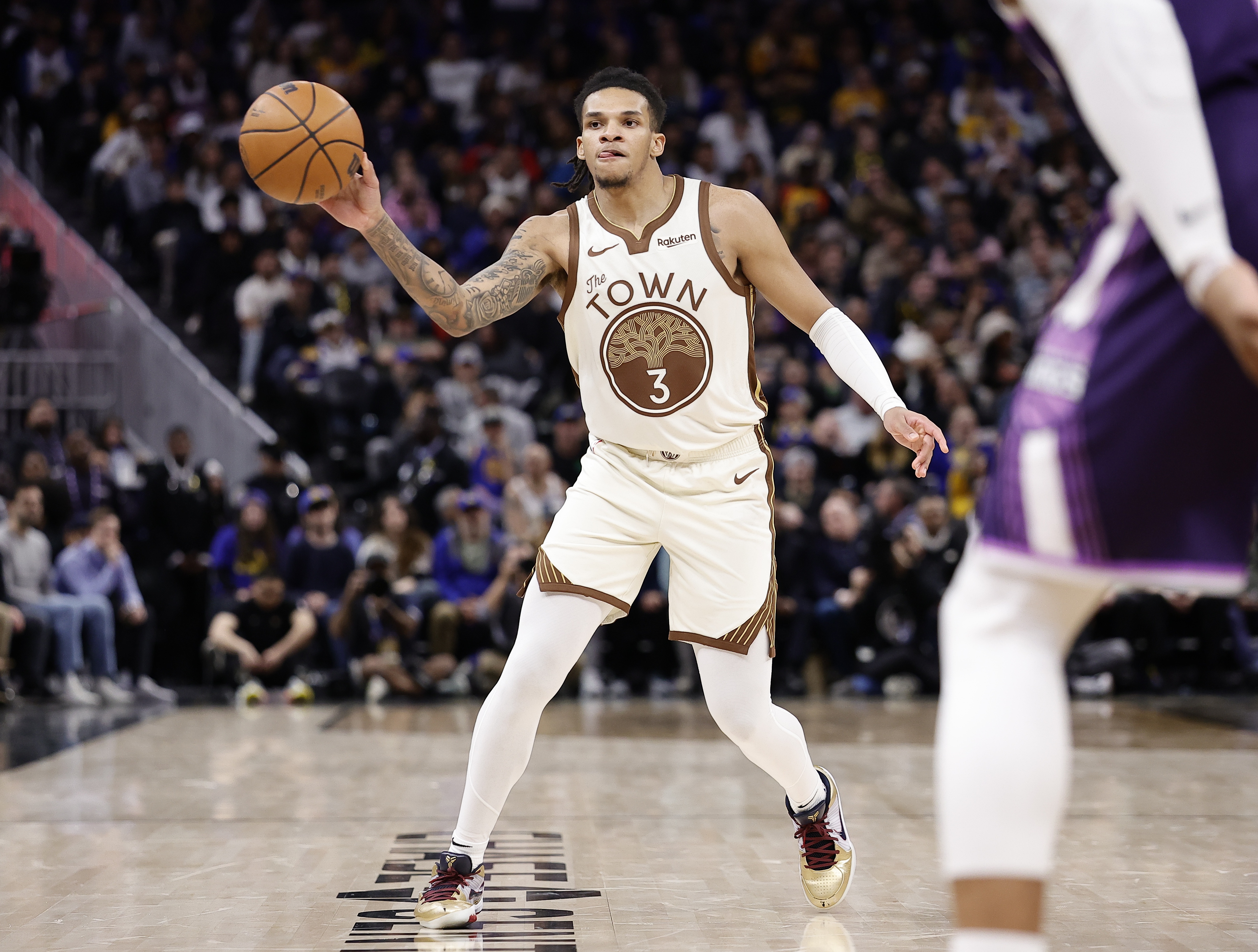 澳客网-理查德单场6断!成为09-10赛季库里后单场抢断最多的勇士新秀