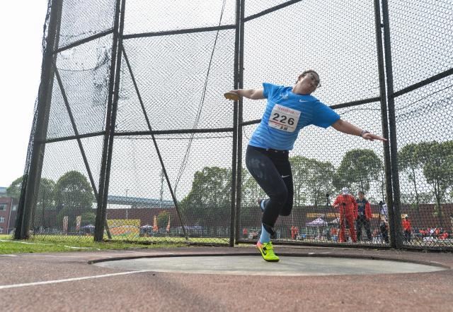 体育彩票-女子铁饼仅一人晋级 山东姑娘冯彬出局后流泪不甘