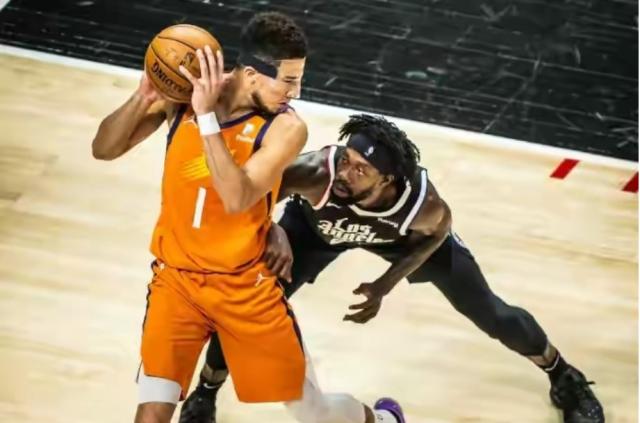 系列赛面对贝弗利15投4中 布克能找到破解办法吗？